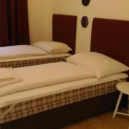 Modern Perlova * Πράγα